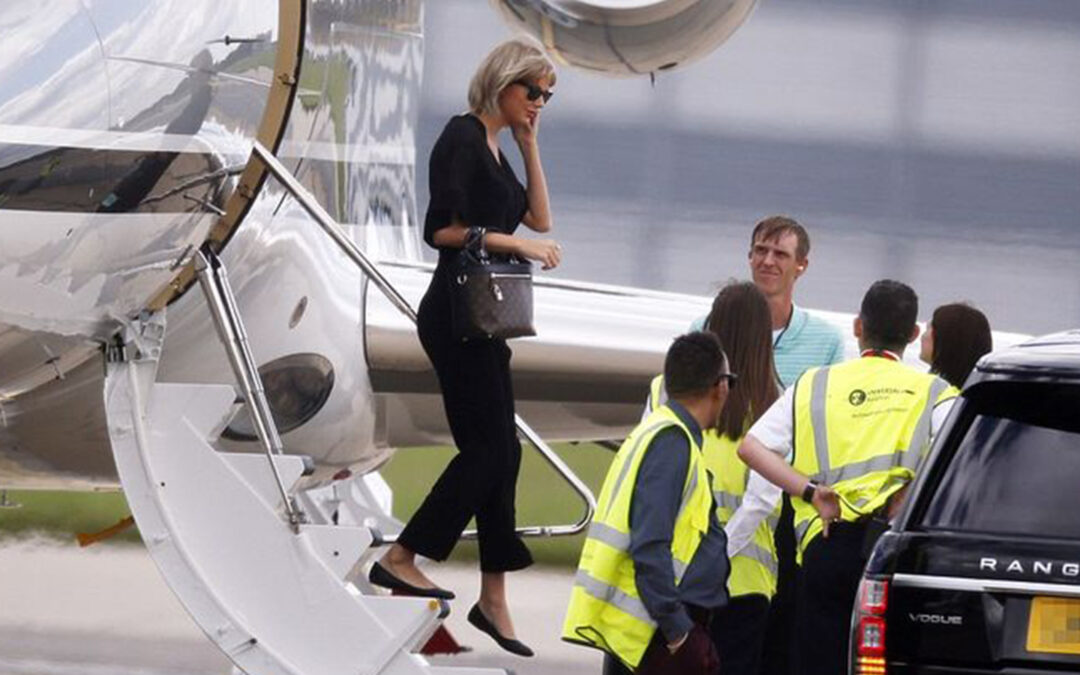 Da Elon Musk a Taylor Swift: ecco Jack Sweeney e i suoi bot di tracciamento aereo
