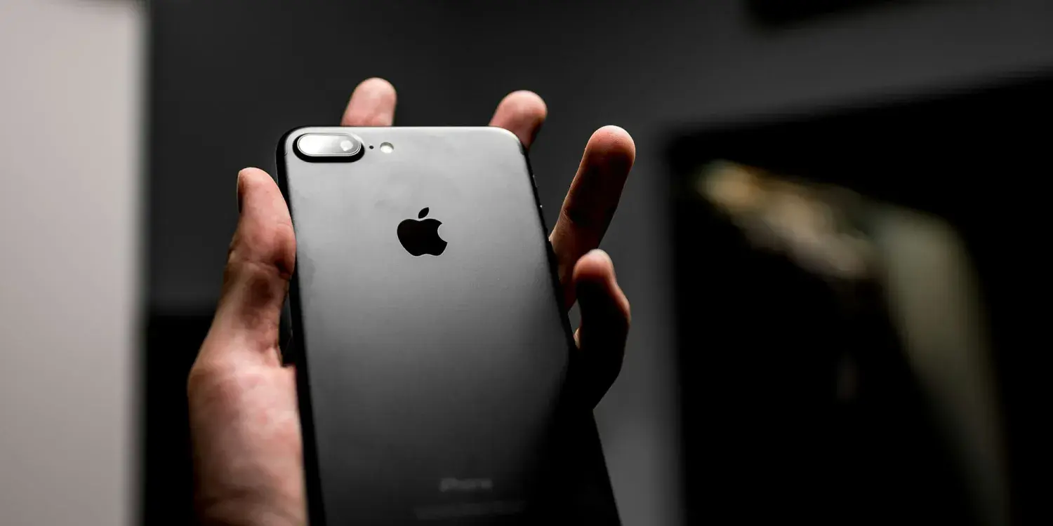 Apple messaggio anti spyware